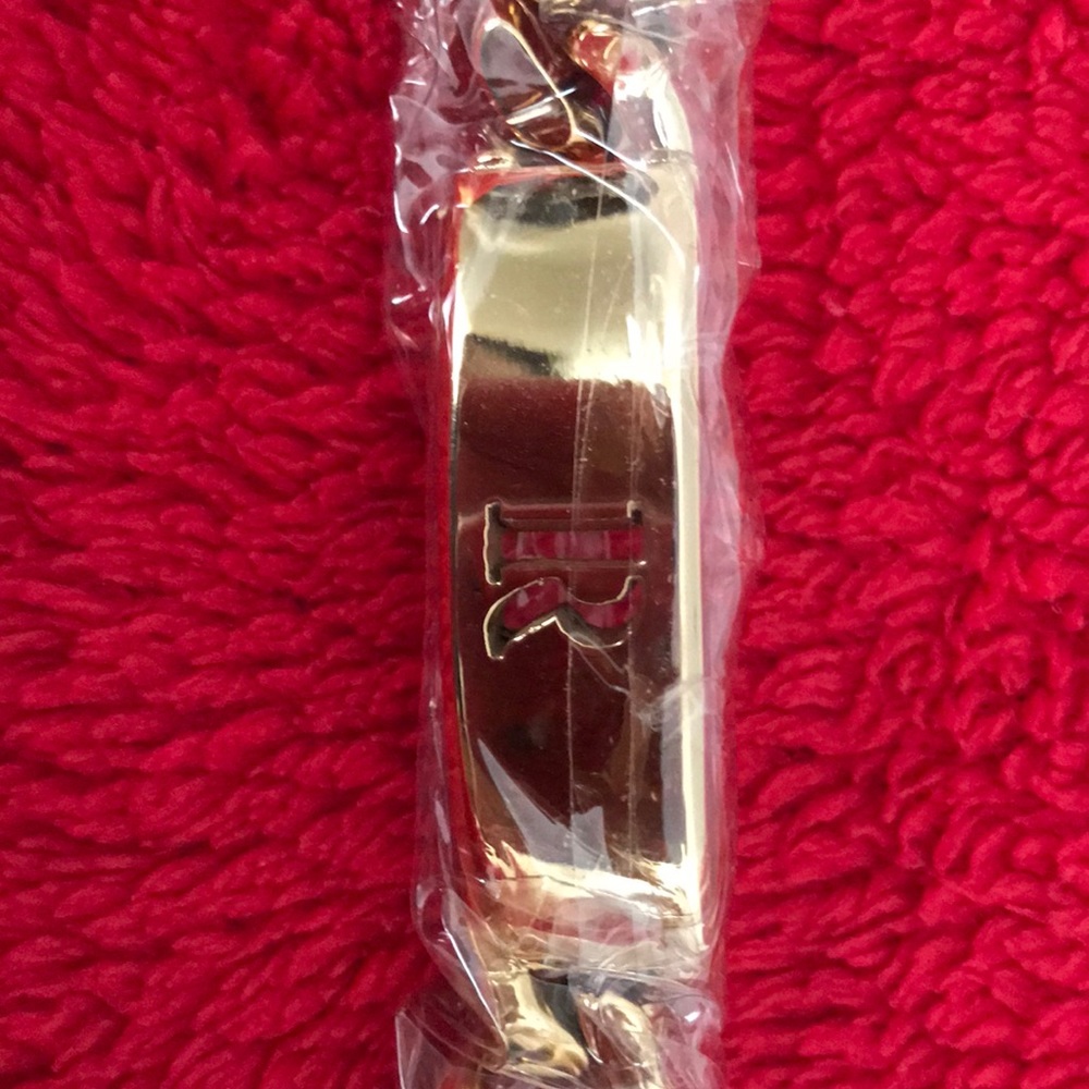 Beautiful ‘R’ bracelet - Picture 2 of 2